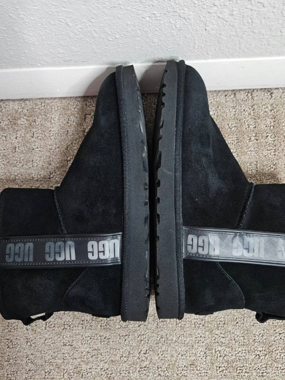 UGG women mini